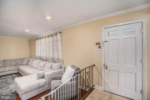 Cheltenham, PA 19012,528 ASHBOURNE RD