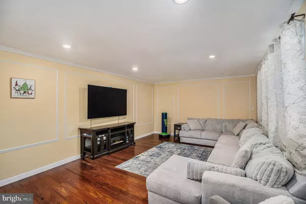 Cheltenham, PA 19012,528 ASHBOURNE RD