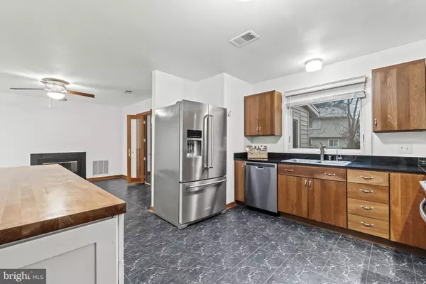 Alexandria, VA 22306,7005 BROOKINGTON CT