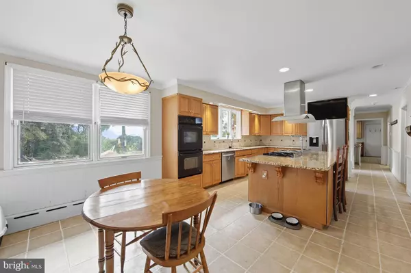 Elverson, PA 19520,156 GROVE RD