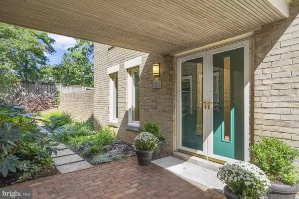 Washington, DC 20016,4297 EMBASSY PARK DR NW