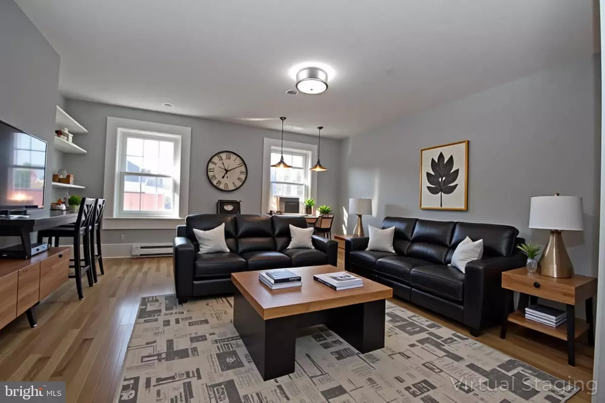 Philadelphia, PA 19107,1017 PINE ST #3F
