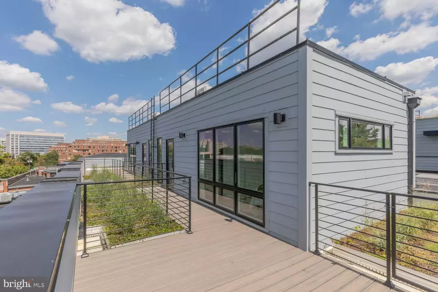 4347 HARRISON ST NW #7, Washington, DC 20015