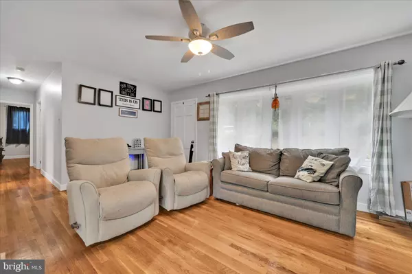 Leesport, PA 19533,437 WHITE OAK LN