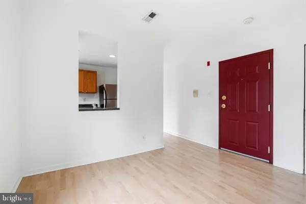 Philadelphia, PA 19146,909 S 20TH ST #3