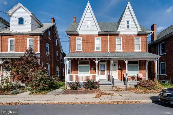 121 W ARCH ST, Fleetwood, PA 19522