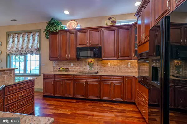 Cranbury, NJ 08512,125 EINSTEIN WAY