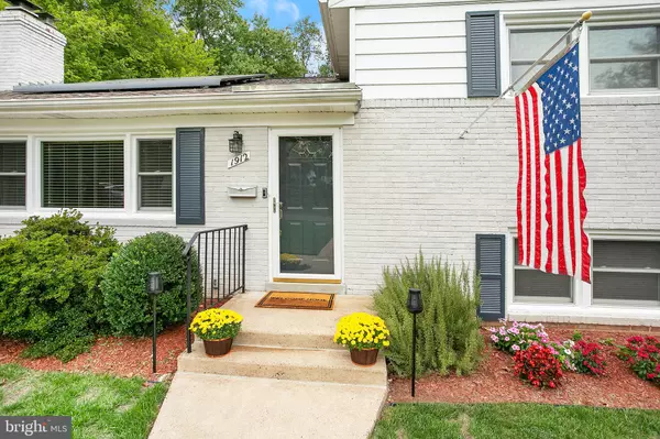 Alexandria, VA 22307,1912 SWAN TER