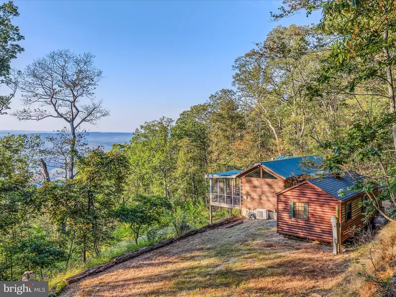 1800 GAMBLE RD, Great Cacapon, WV 25422