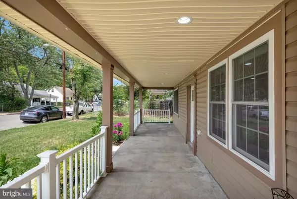 Manassas Park, VA 20111,179 MARTIN DR