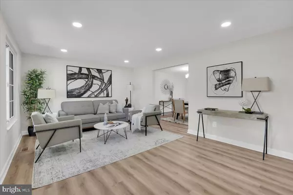 Burke, VA 22015,5713 OAK GREEN