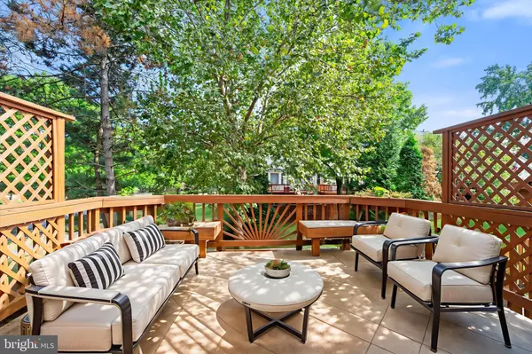 Alexandria, VA 22315,7496 GADSBY SQ