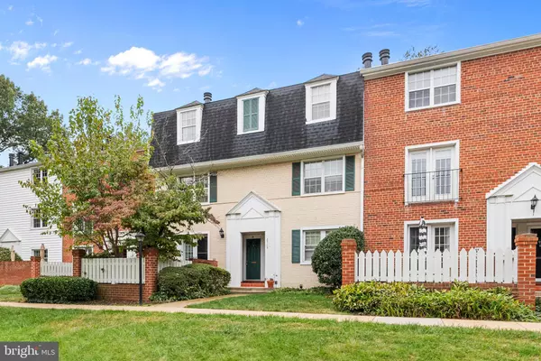 2715 S WALTER REED DR #B,  Arlington,  VA 22206