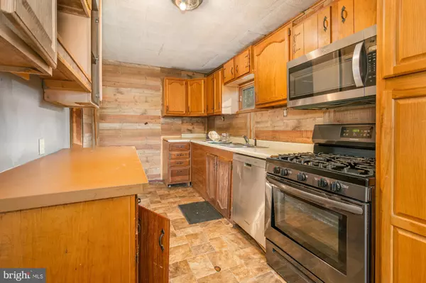 Oakland, MD 21550,102 ROANOKE AVE