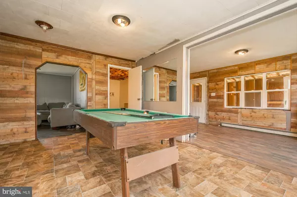 Oakland, MD 21550,102 ROANOKE AVE