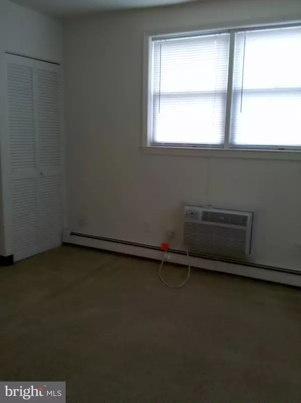 Philadelphia, PA 19111,7850 OXFORD AVE ##4