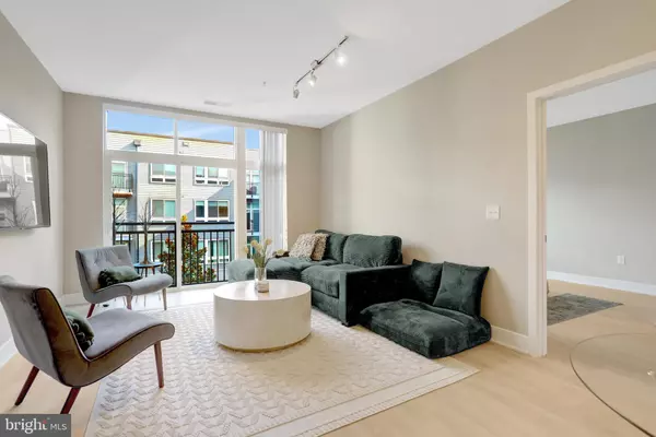 Oxon Hill, MD 20745,145 RIVERHAVEN DR #416