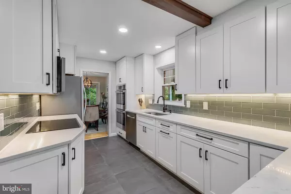 Alexandria, VA 22309,9216 PRESIDENTIAL DR