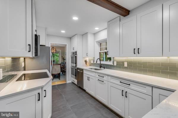 Alexandria, VA 22309,9216 PRESIDENTIAL DR