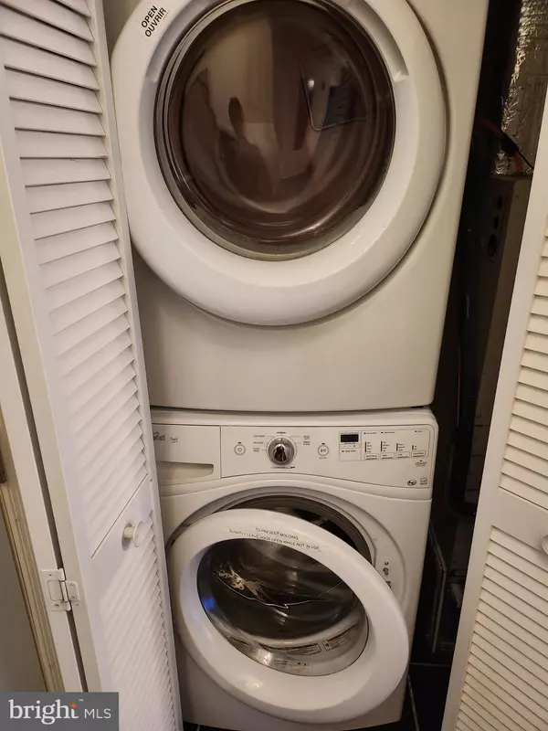 Philadelphia, PA 19106,230 ARCH ST #3R