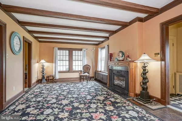 Vineland, NJ 08360,1074 E LANDIS AVE