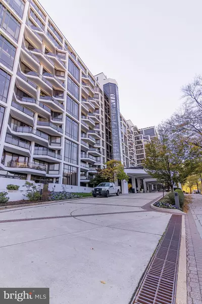 1530 KEY BLVD #205, Arlington, VA 22209