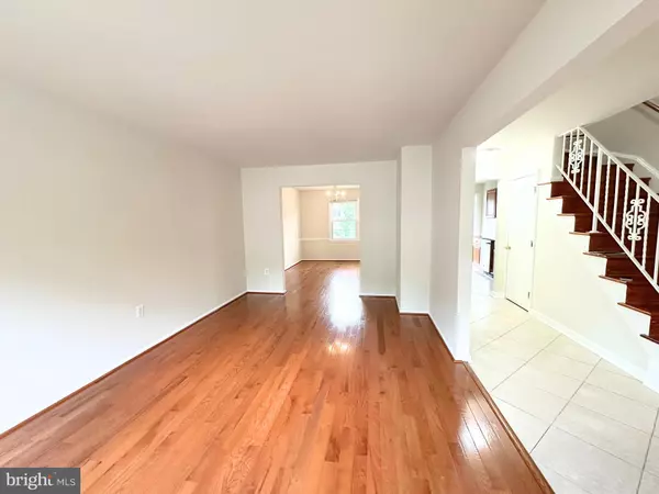 Vienna, VA 22180,208 COMMONS DR NW