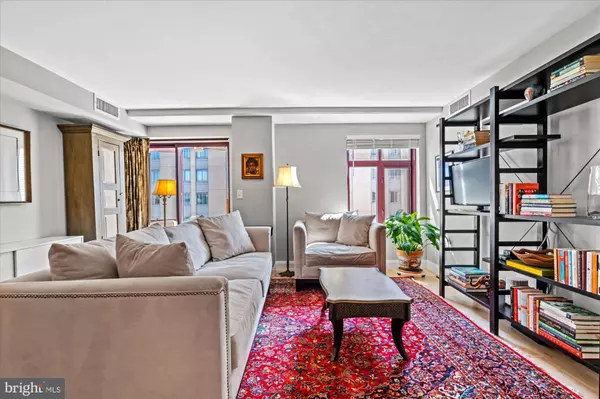 Arlington, VA 22201,2400 CLARENDON BLVD #606