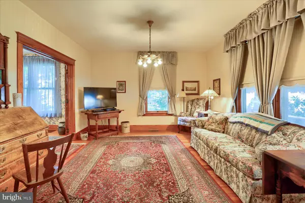 Palmyra, PA 17078,631 N LINCOLN ST