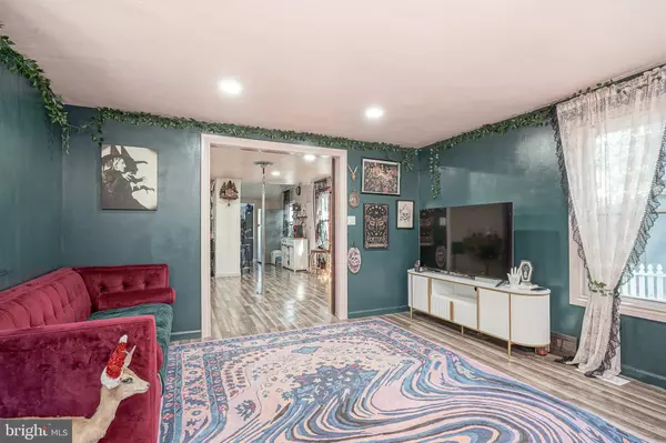 Pitman, NJ 08071,186 SOUTHWEST AVE