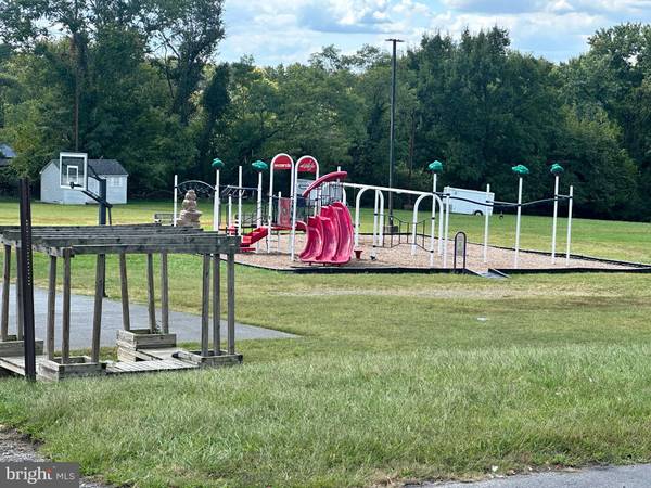 Temple Hills, MD 20748,4207 NORCROSS ST