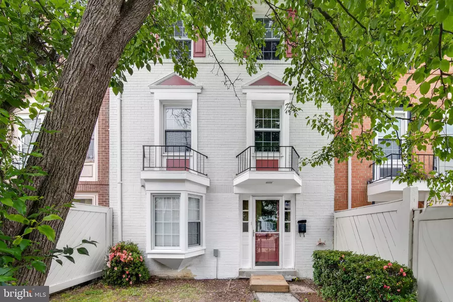 8113 PINELAKE CT, Alexandria, VA 22309