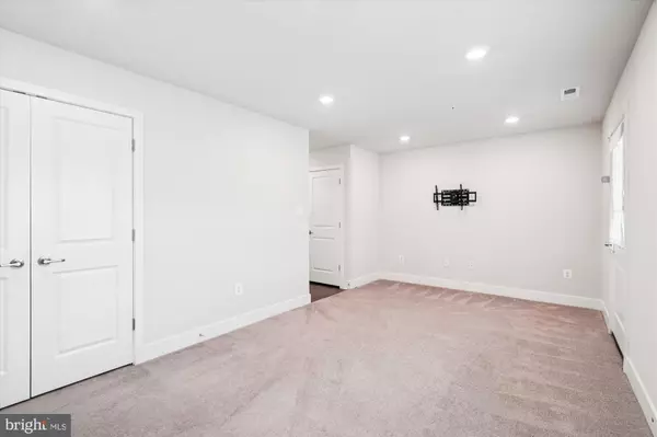 Elkridge, MD 21075,7995 POTTER PL