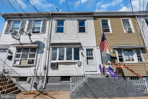 911 GEORGE ST, Gloucester City, NJ 08030
