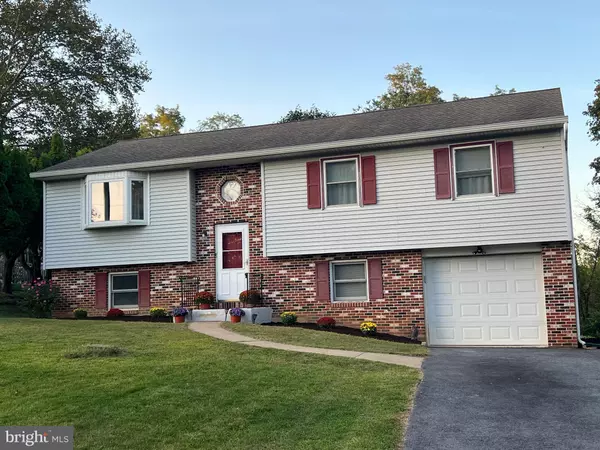 755 WILLIAM PENN BLVD, Womelsdorf, PA 19567