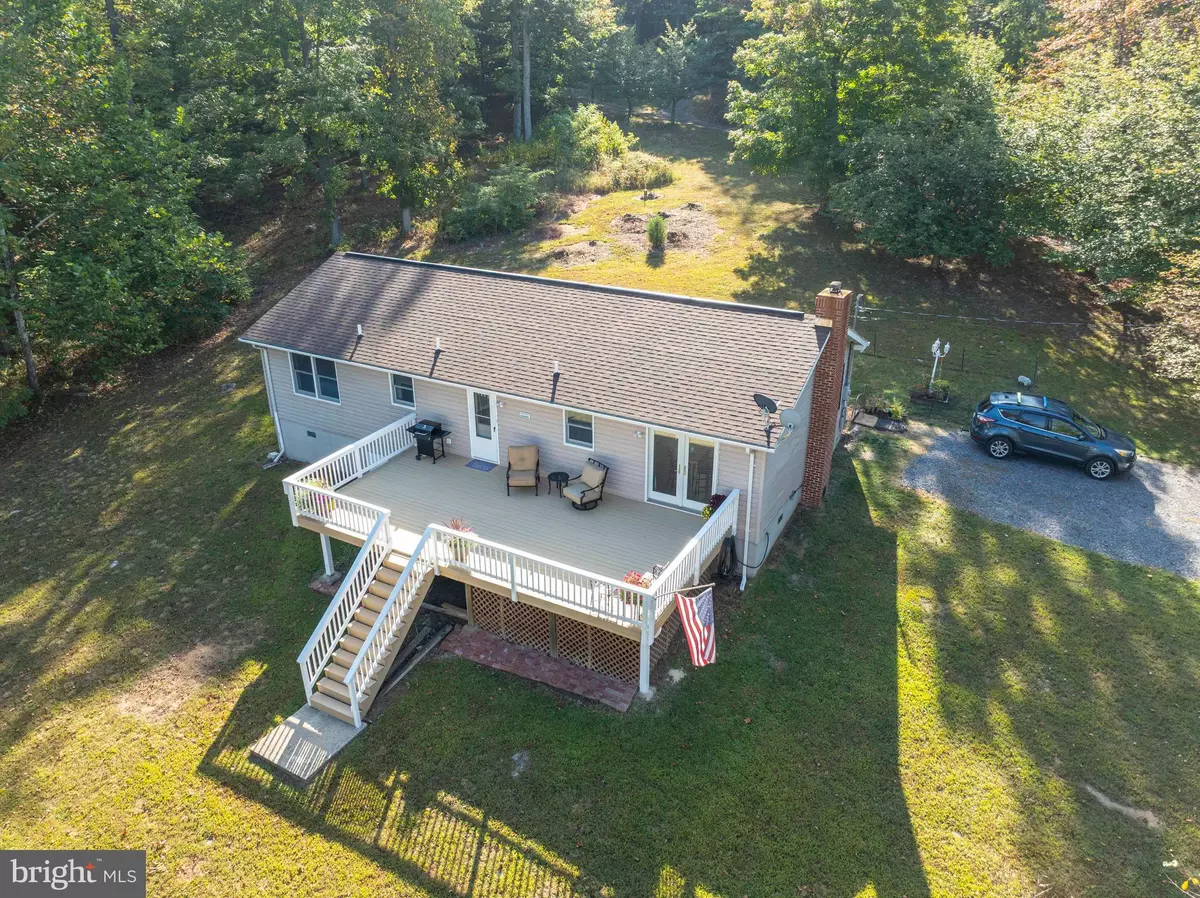 Great Cacapon, WV 25422,3225 MAGNOLIA RD