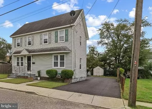 110 E ADAMS ST, Paulsboro, NJ 08066