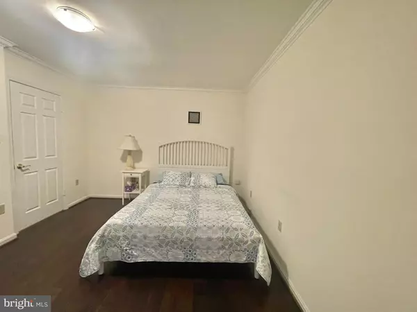 Vienna, VA 22182,8526 RAGLAN RD