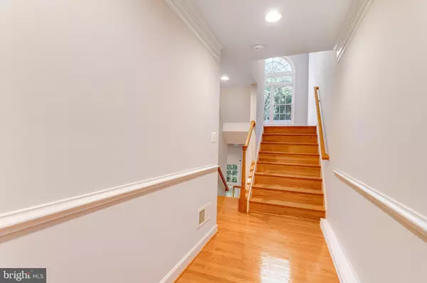 Rockville, MD 20850,213 OAK KNOLL TER