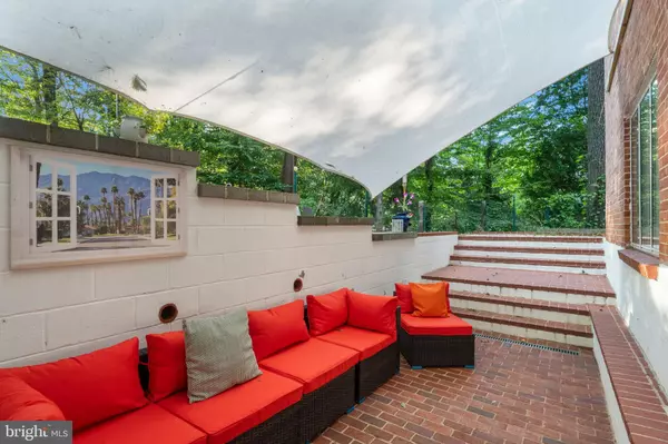 Falls Church, VA 22041,3706 QUAINT ACRES CIR