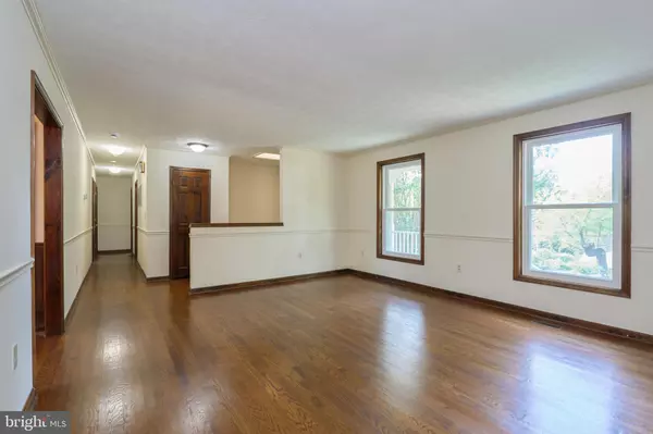 Vienna, VA 22182,8332 HILLTOP AVE