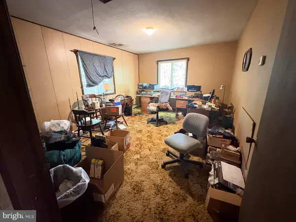 East Stroudsburg, PA 18302,196 ROBIN LN