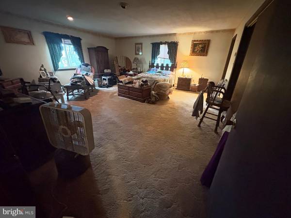 East Stroudsburg, PA 18302,196 ROBIN LN