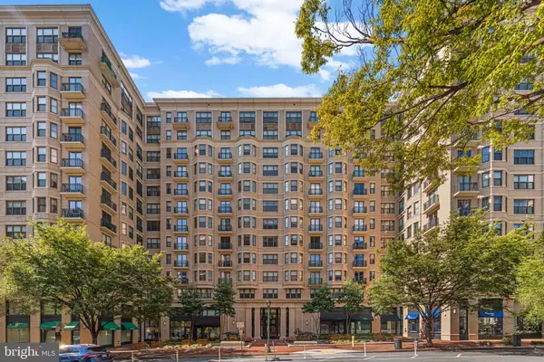 Bethesda, MD 20814,7710 WOODMONT AVE #203