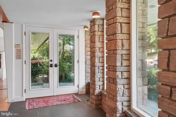 Arlington, VA 22207,2719 N NELSON ST