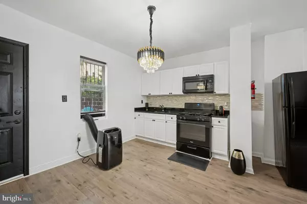 Philadelphia, PA 19140,811 W SCHILLER ST