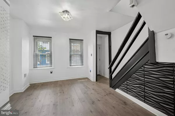 Philadelphia, PA 19140,811 W SCHILLER ST