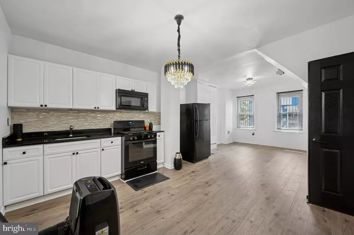 Philadelphia, PA 19140,811 W SCHILLER ST