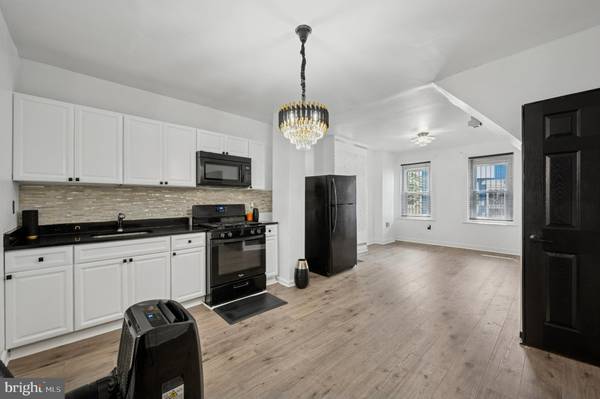 811 W SCHILLER ST, Philadelphia, PA 19140