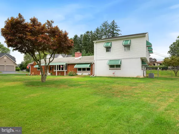7 GARDEN CIR, West Chester, PA 19382